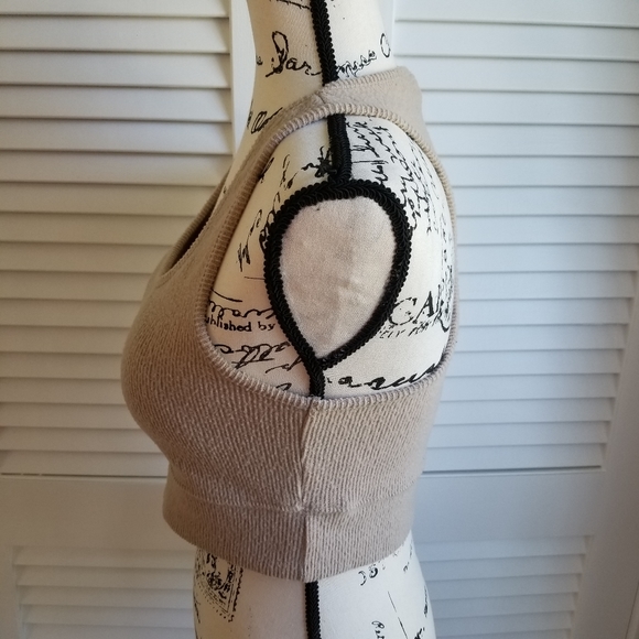 Wishlist Crop Top Color Tan Cream SIZE L. - Picture 7 of 12